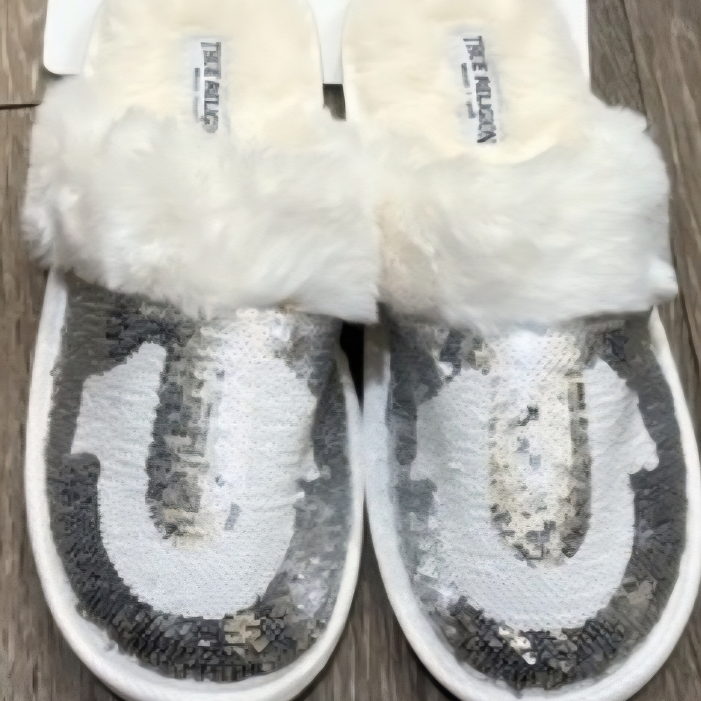 True Religion Sequin White Fuzzy Slippers Women's Medium Size 6-6.5 $40 NWT